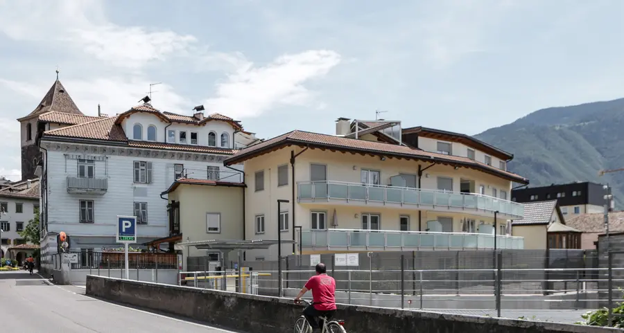 Immobili, costi esagerati: la domanda crolla del 15%