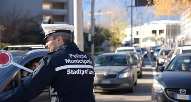 Bolzano, ok ai blocchi in centro: compromesso con le categorie