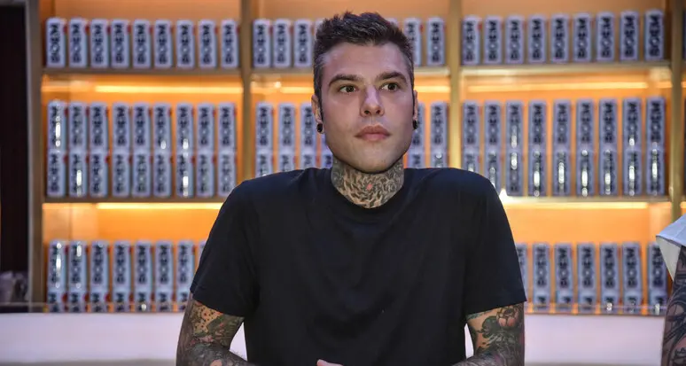 Fedez lancia una petizione sulla salute mentale, 300 mila firme in poche ore: scrive al Ministro