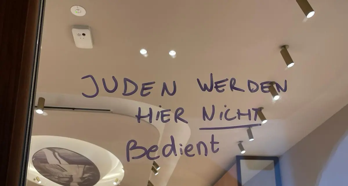 Scritte antisemite a Bolzano, individuato l'autore