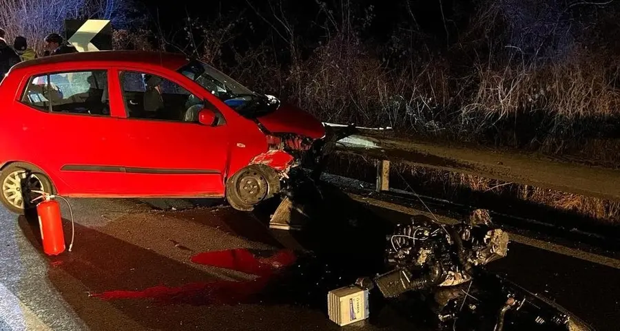 In auto contro la roccia: feriti 3 diciottenni a Chiusa
