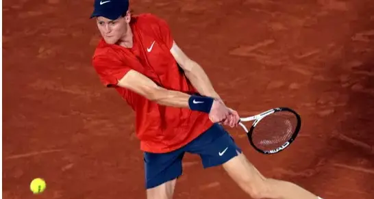 Per Jannik Sinner c'è Kotov. Djokovic non cede il trono: sconfitto Carballés Baena