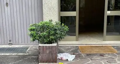 Accoltellamento di via Roen, l'accusato non risponde al giudice: «È distrutto»