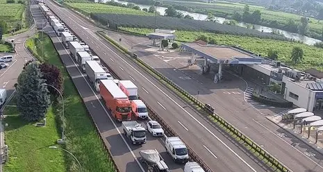Incidente in A22 all'altezza di Rovereto, traffico verso sud in tilt, chiusi i caselli