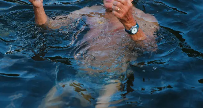 Un tuffo a Monticolo per festeggiare i 90 anni, la vita in acqua di Sandro Saltuari