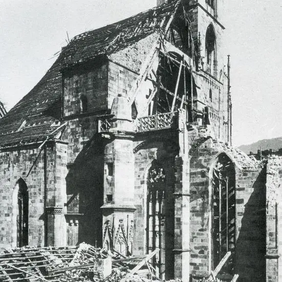 Il Duomo semi-distrutto dalle bombe
