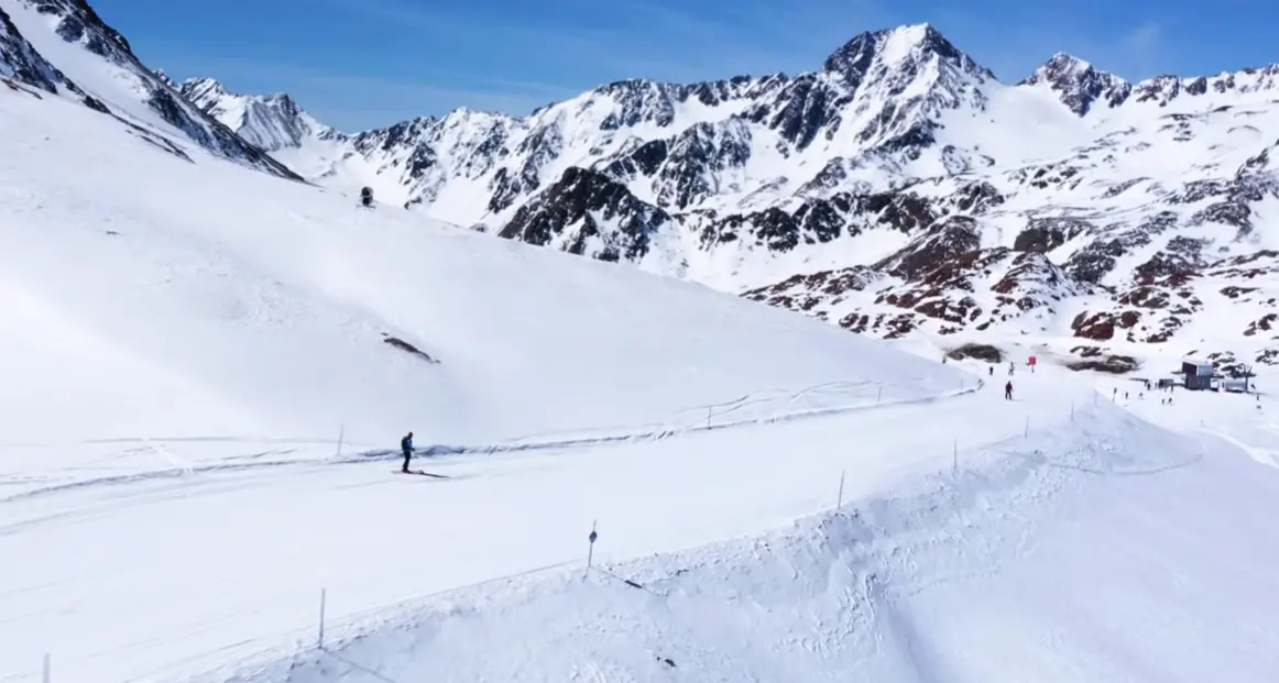 Si scia in Val Senales: via anche agli allenamenti dei campioni