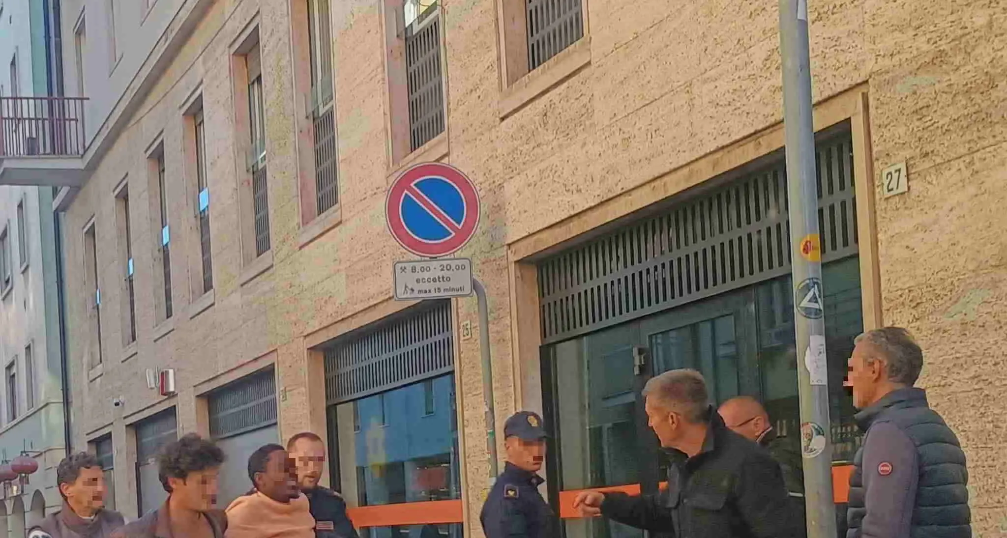 Trento, paura in Santa Maria: uomo inseguito e fermato prima delle cerimonie per il 4 novembre