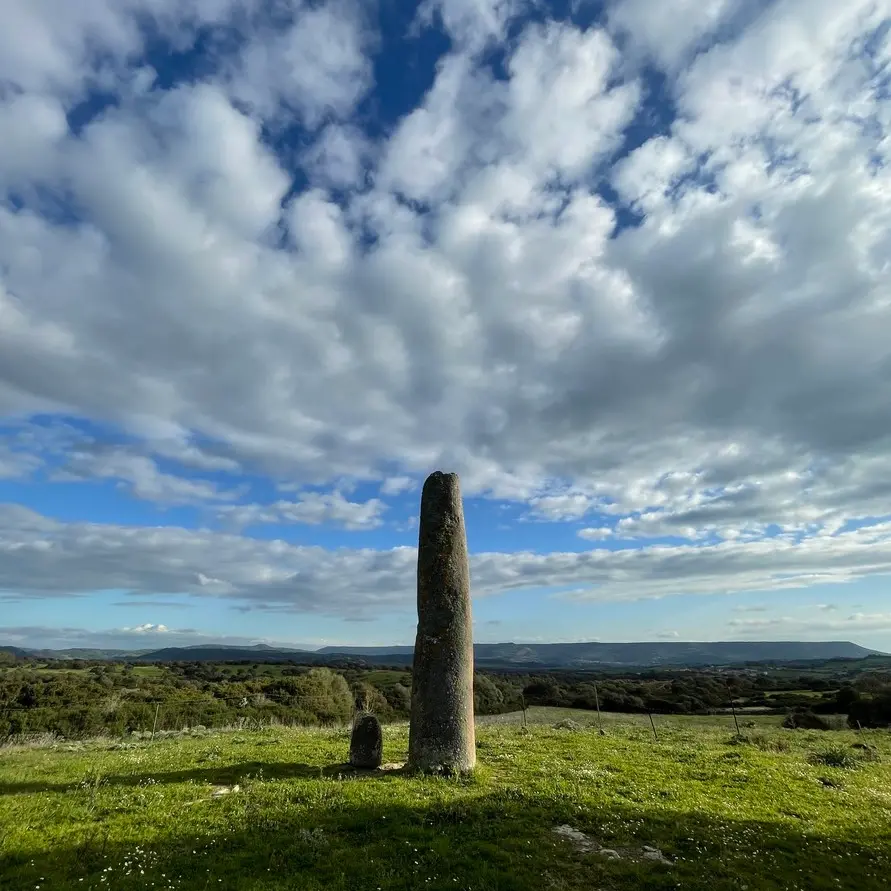I MENHIR DELLA SARDEGNA CUSTODI DI ENIGMI MILLENARI