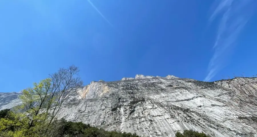 Trentino, in corso sul Monte Brento le ricerche di una base jumper russa non rientrata
