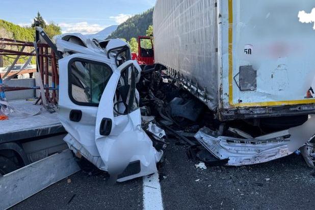 Tragedia sull'A22: due giovani morti in uno schianto contro un tir