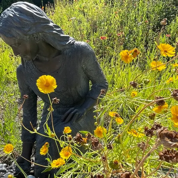 La collina dei ricordi, il giardino dove riposano le statue salvate
