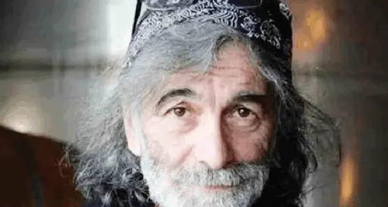 La confessione di Mauro Corona: «Mio padre ci picchiava quando beveva»