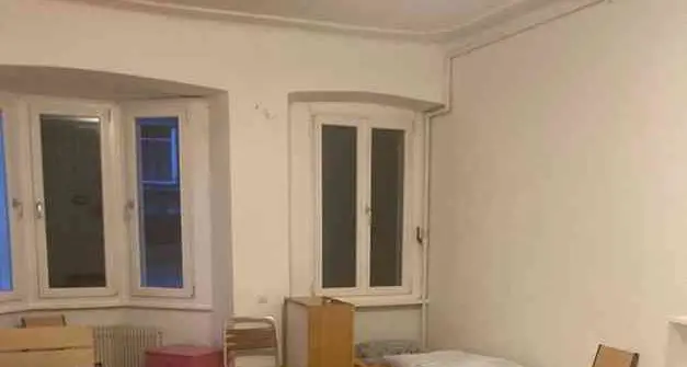 Corrarati denuncia: «Due famiglie in strada e dagli alberghi 23 no»