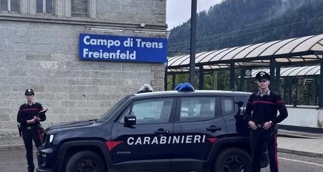 Donna francese aggredisce personale ferroviario a Fortezza: denunciata e allontanata dal Comune