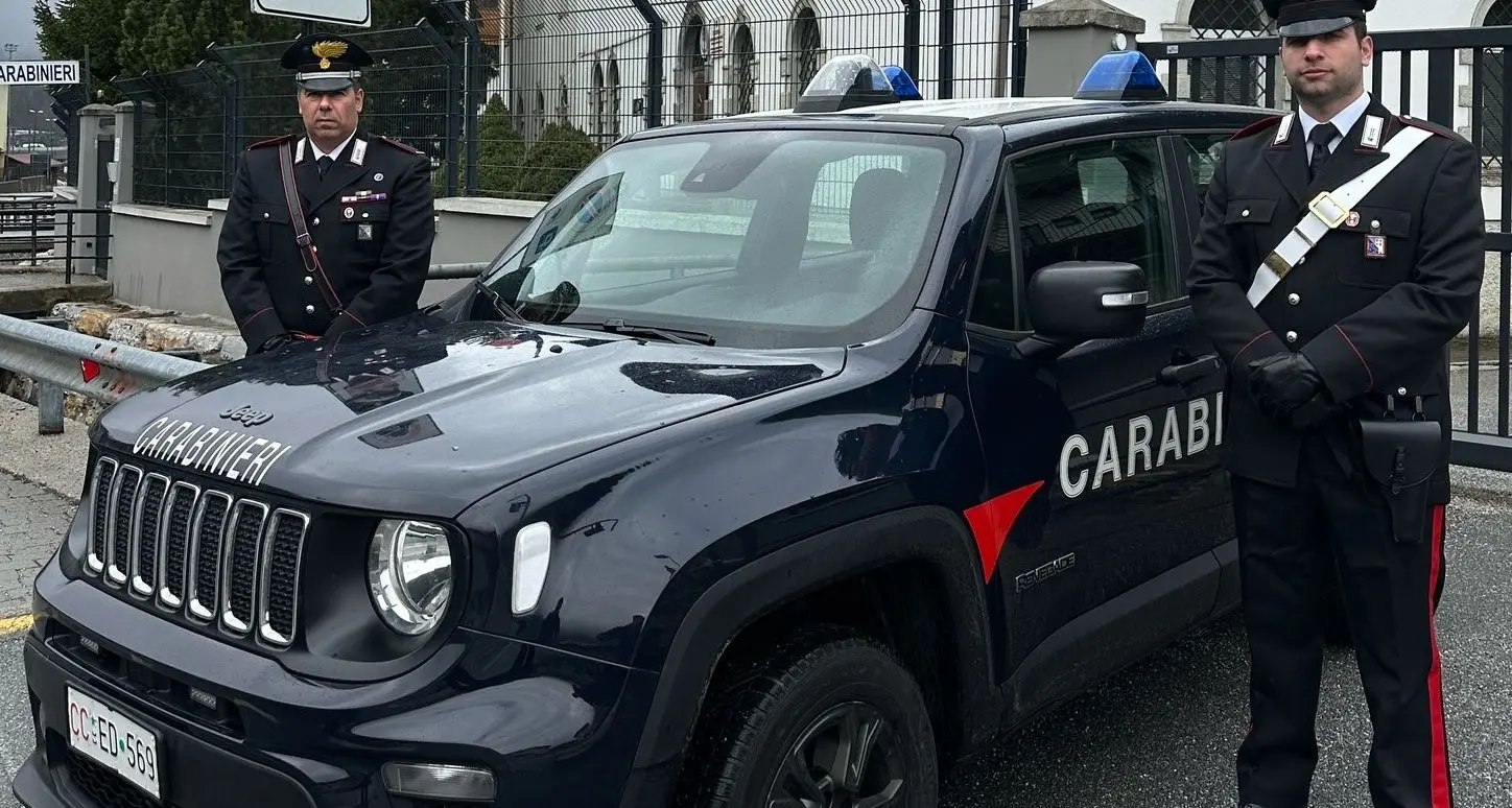 Tentano un furto in casa a Ponticolo, sorpresi dal figlio della proprietaria: tre denunciati