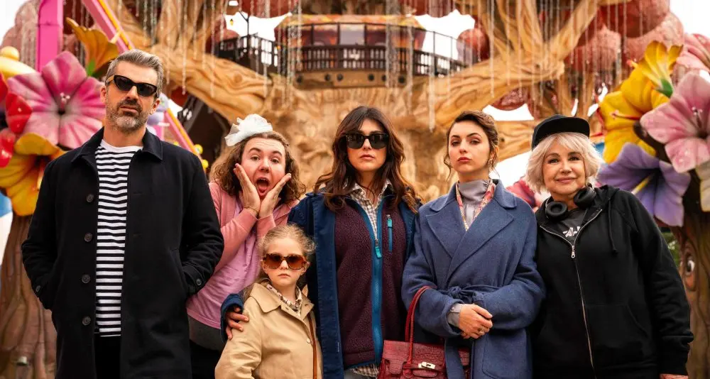 Gardaland sul grande schermo: arriva “Una famiglia sottosopra” con Argentero e Lodovini