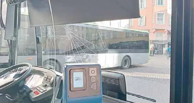 Paura sugli autobus, tre aggressioni in 36 ore
