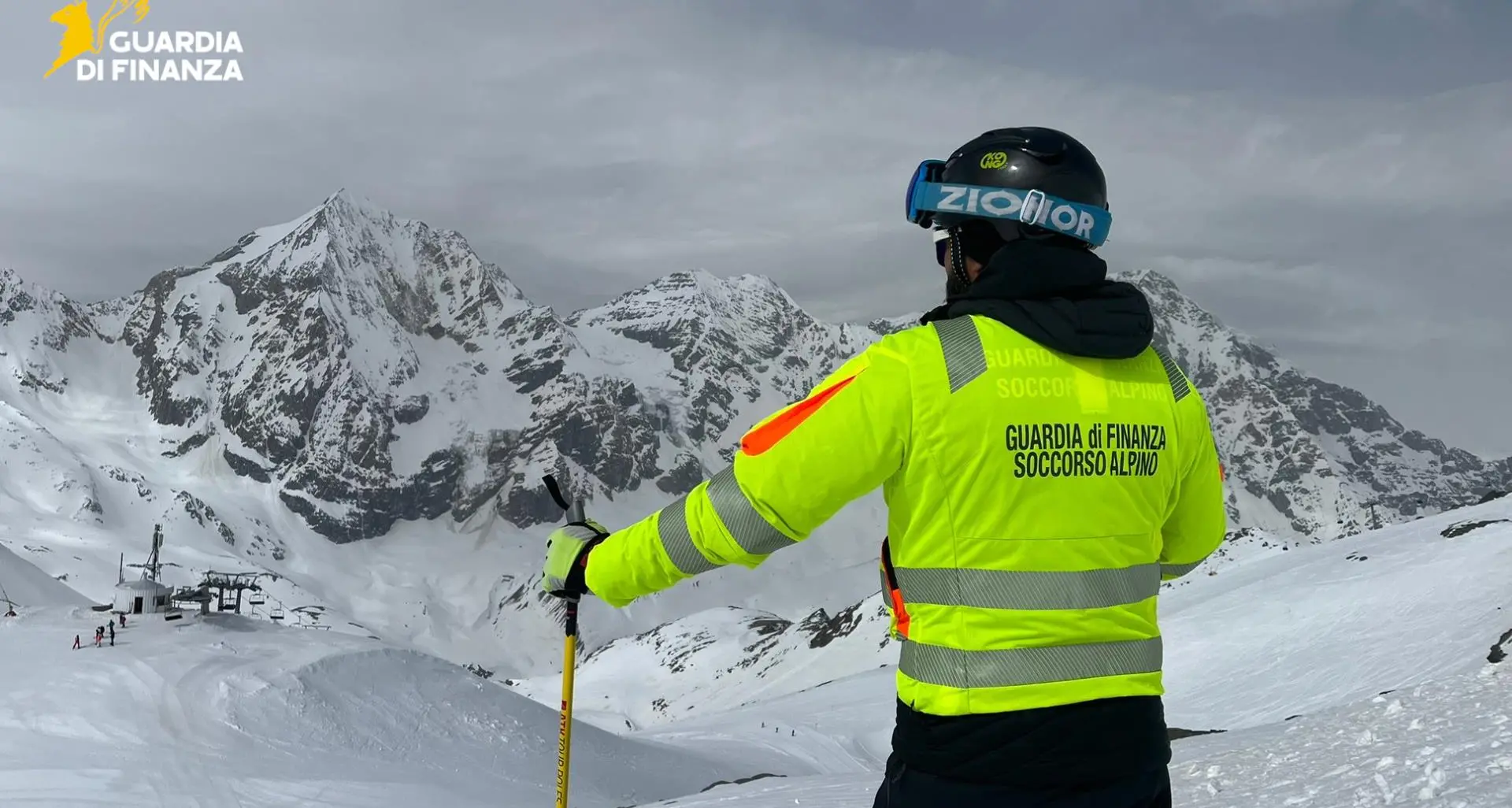 Controlli della Finanza sulle piste altoatesine: otto multe per il casco obbligatorio