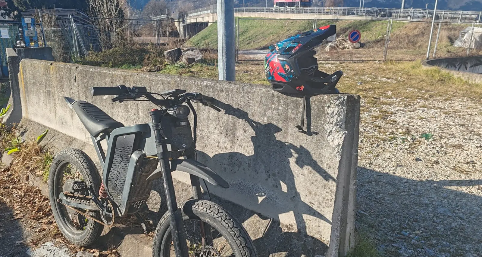 In sella a una e-bike truccata che può viaggiare a 85 all'ora: sanzioni per 1200 euro a Trento