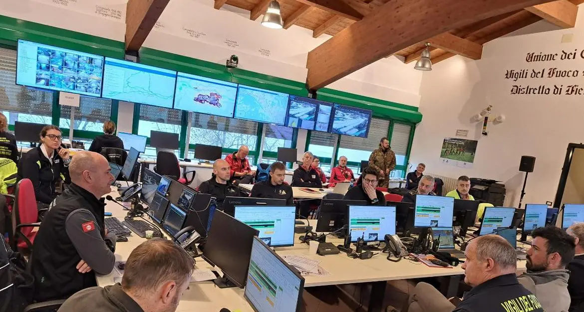 Troppa neve al Fedaia: stop alle auto verso il Veneto