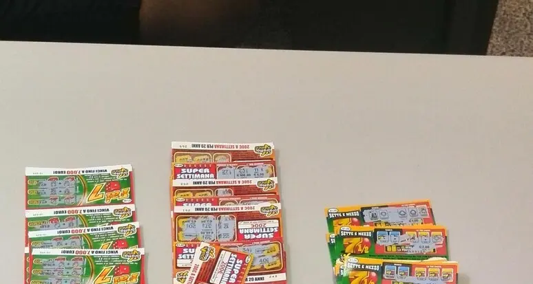 Regala un Gratta e vinci alla fidanzata: lei vince 500mila euro e scappa