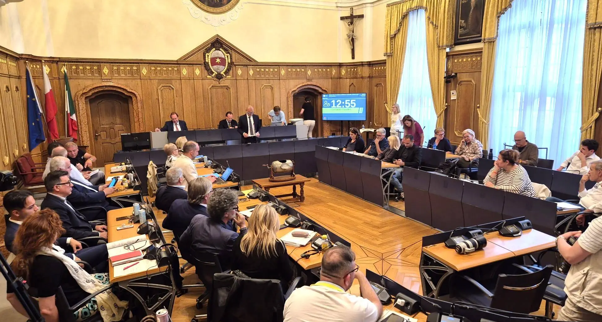 Caso Dragogna, scontro politico in consiglio a Bolzano. Rabini denuncia: “Maggioranza fragile e nel caos”