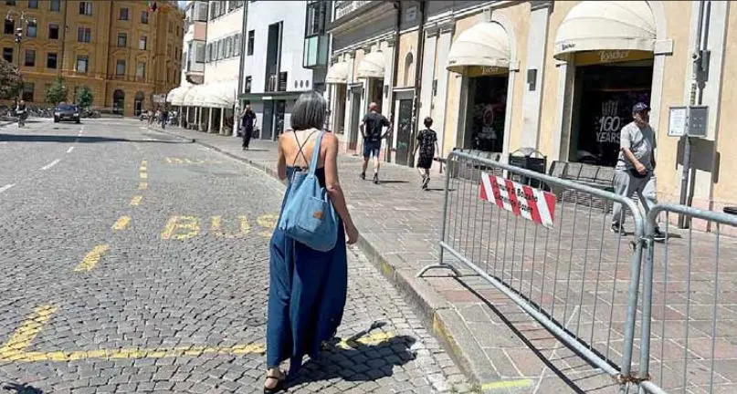 Piazza Walther, tornano le fermate degli autobus soppresse un anno fa