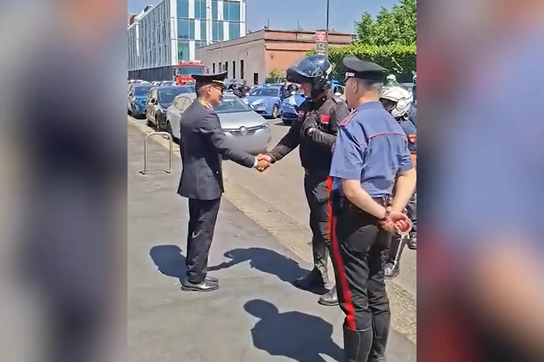 Milano, l'omaggio all'agente municipale morto nell'inseguimento
