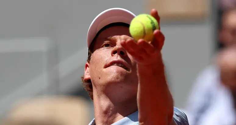 Sinner riparte con una vittoria: battuto Norrie 6-3, 6-3 a Londra
