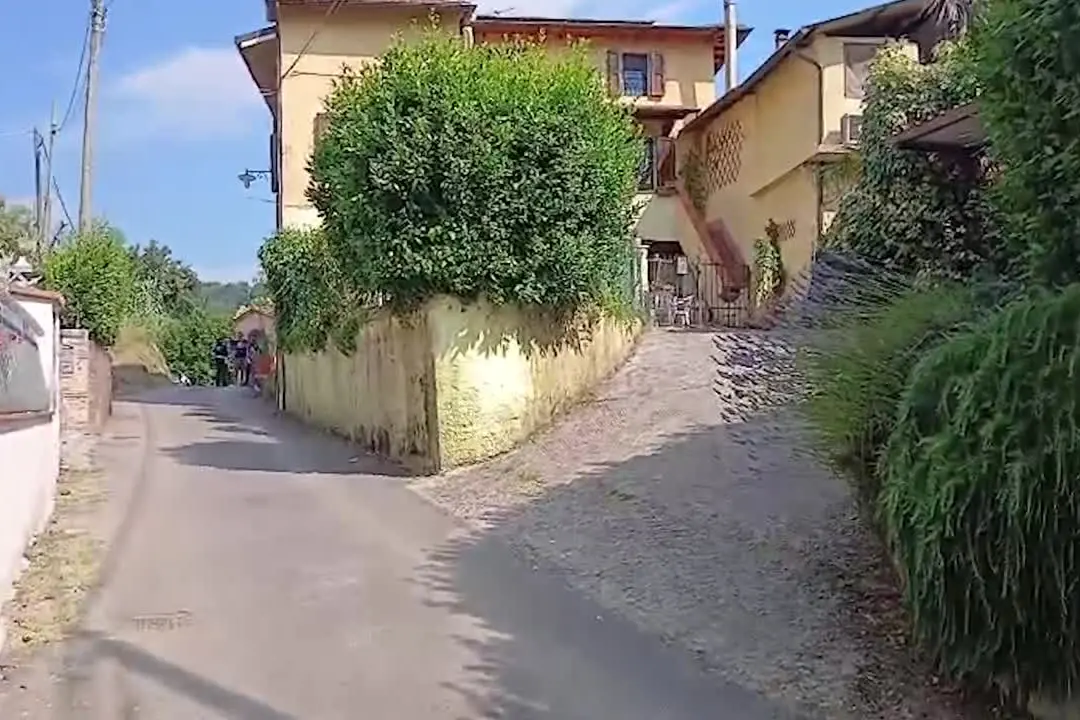 Uomo uccide moglie e figlio nella loro casa in Versilia: \"Mi sono liberato di loro\"