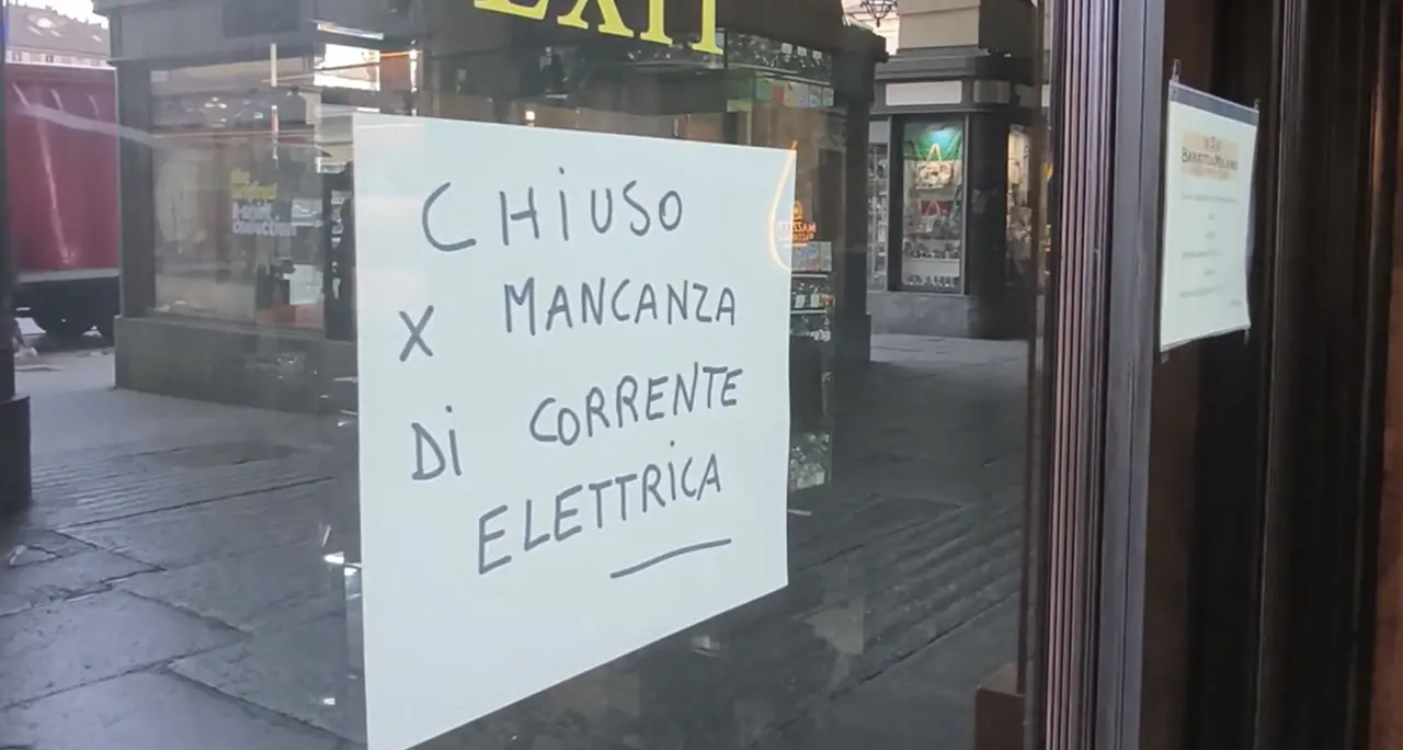 Caldo a Torino, altra giornata di black-out per il sovraccarico della rete