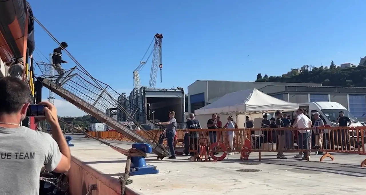 Sbarcati a Ortona 14 migranti soccorsi domenica scorsa da Open Arms