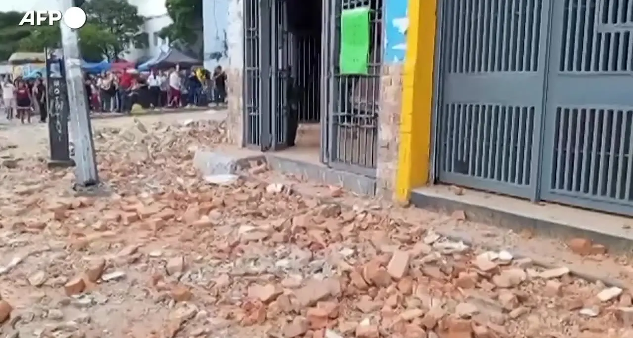 Terremoto in Venezuela, almeno 32 morti e 700 feriti