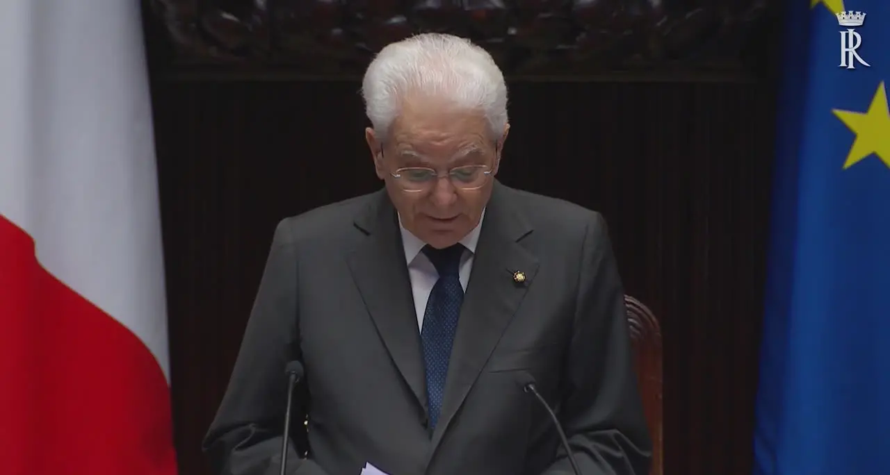 Mattarella: \"Da Costituzione stabilità a istituzioni e a collocazione internazionale\"