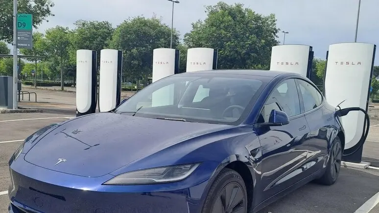 Auto di lusso fatte sparire e poi esportate: ecco come funzionava il sistema