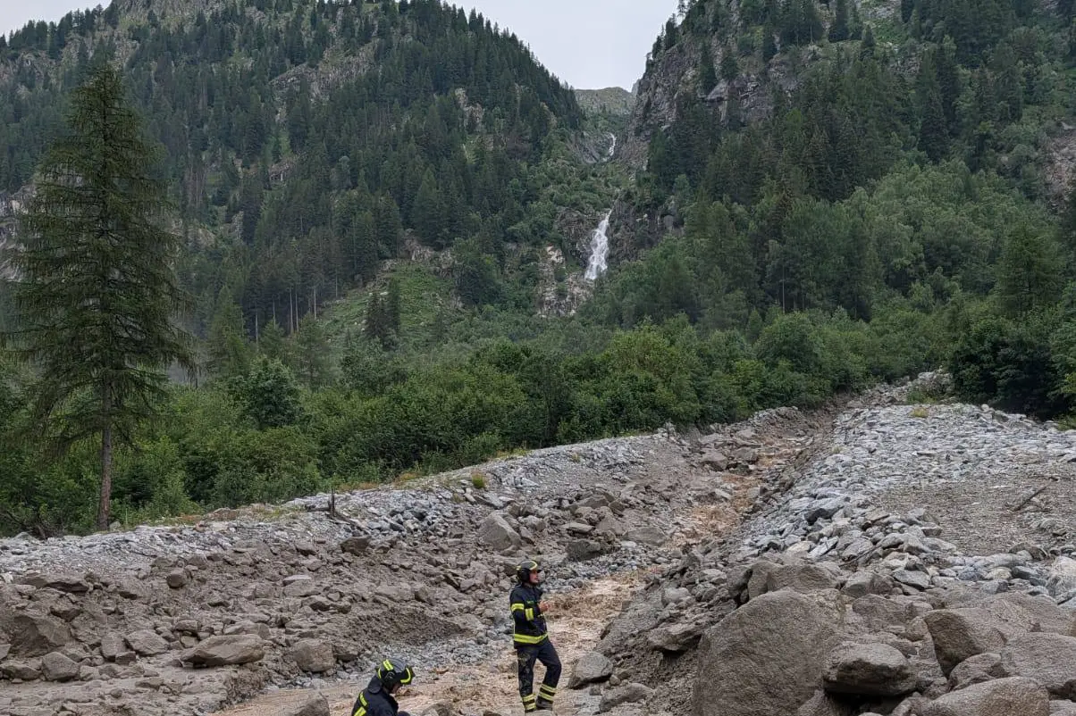 Frana in Val Genova: strada interrotta, soccorsi in azione, nessun ferito segnalato