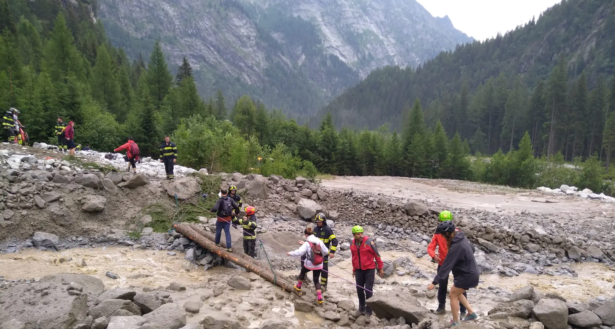 Val Genova, strada per Malga Bedole riaperta dopo la frana nella notte