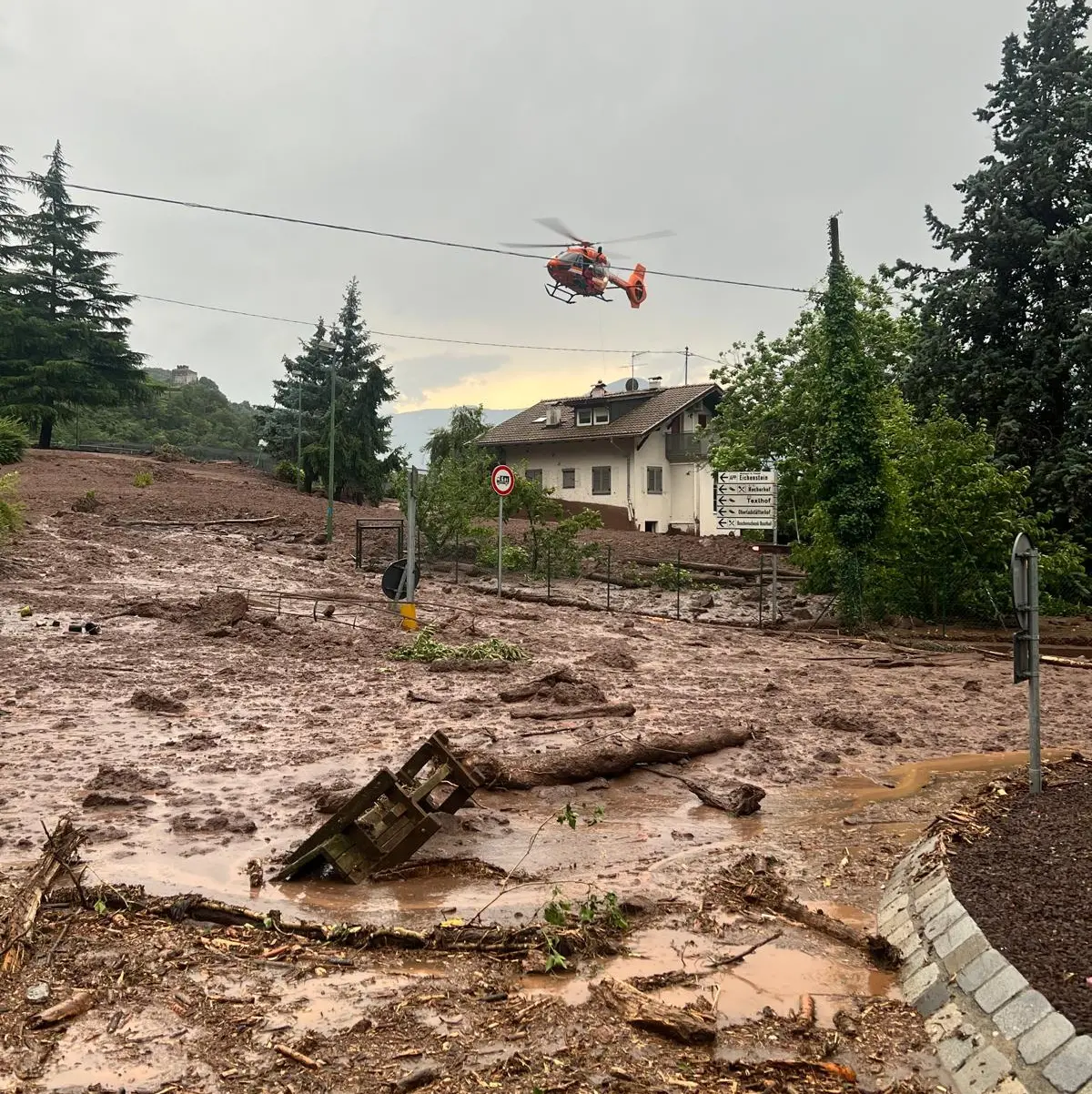 Rio Bianco esonda nel Meranese, danni ma nessun ferito
