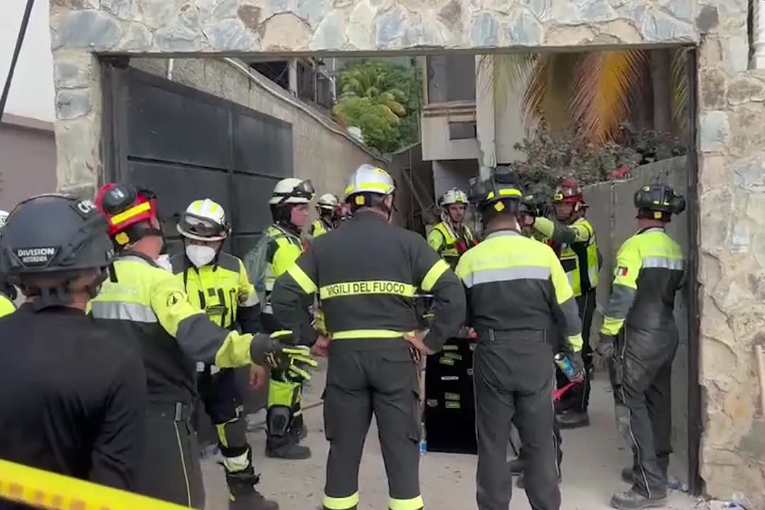 Venezuela, vigili del fuoco trovano tre persone in vita a La Guaira
