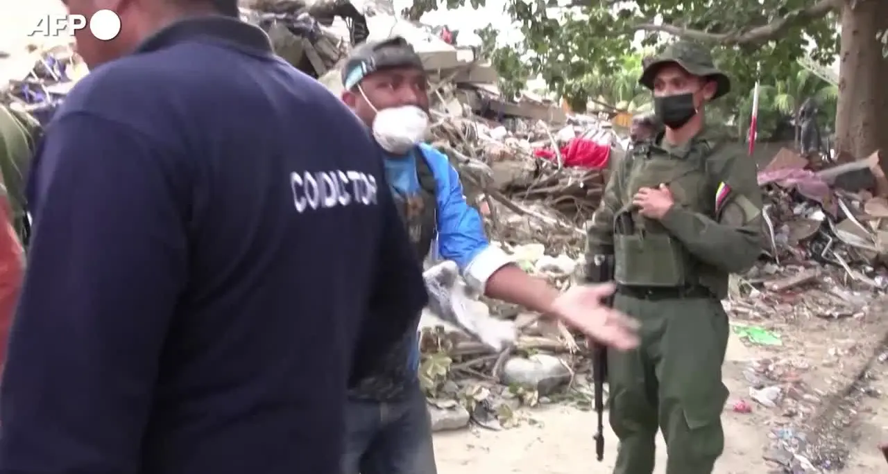Terremoto Venezuela, cittadini protestano e costringono i militari a partecipare ai soccorsi
