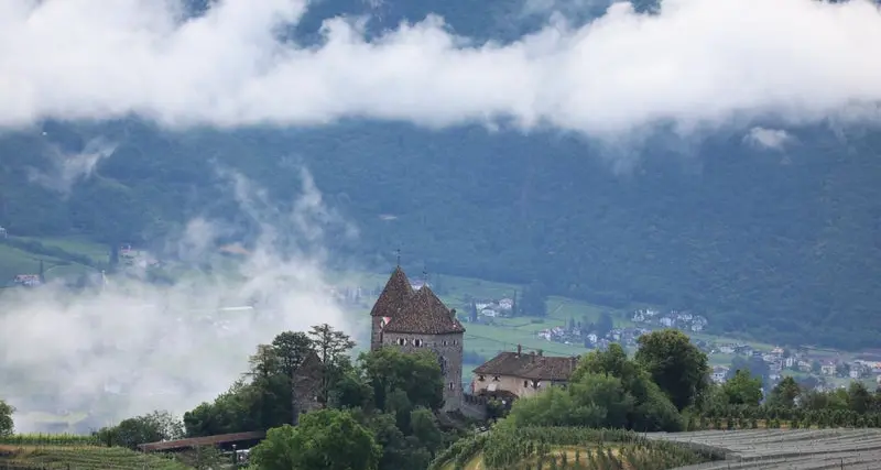 Meteo, giugno chiude con caldo record: da domani arriva il fronte freddo
