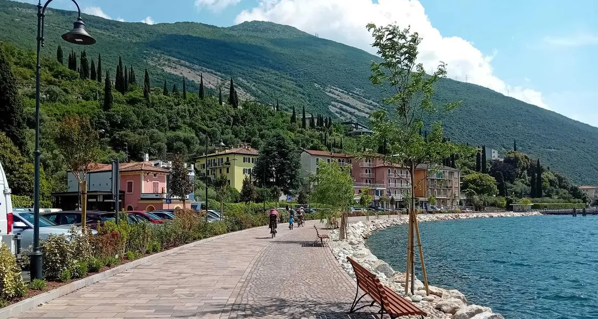 Inaugurati nuovi tratti della ciclovia del Garda tra Torbole e Riva