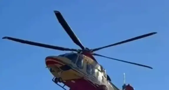 I turisti prendono il sole nella piazzola dell’elicottero: ritardi nei soccorsi