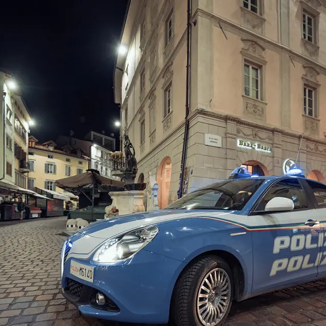 Rissa sfiorata in piazza delle Erbe e spaccio droga: cinque “Daspo” ad altrettanti giovani