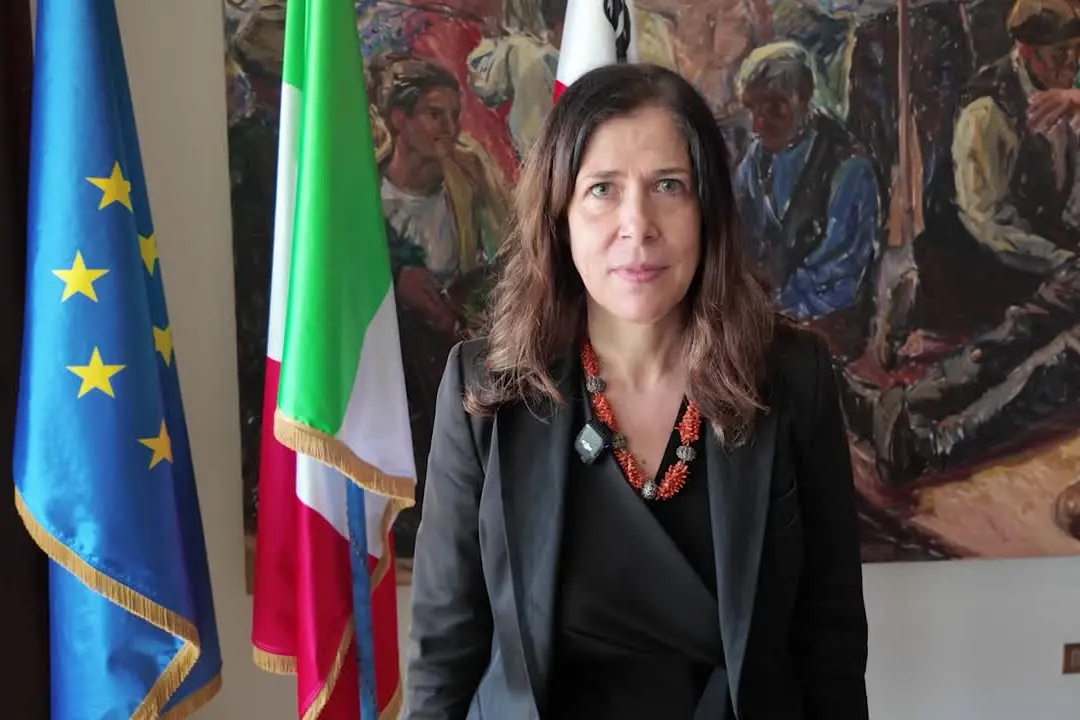 Glamping davanti Tavolara, Todde: “Il governo ha aggirato le leggi regionali”