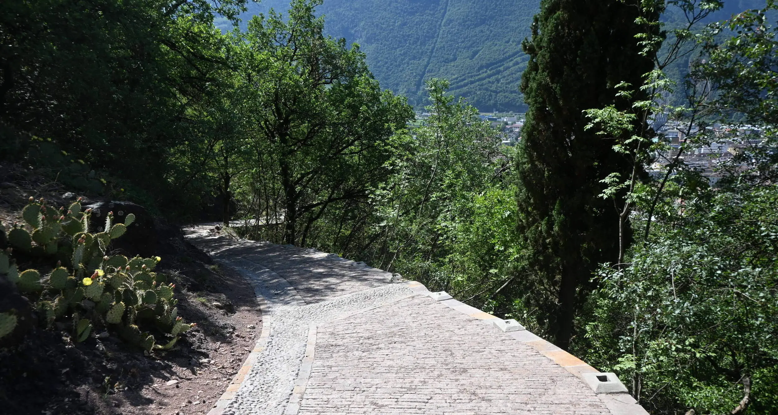Bolzano, passeggiata Sant'Osvaldo di nuovo completamente aperta