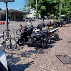 Scooter, trovati 60 stalli. Ramoser: “Non bastano”