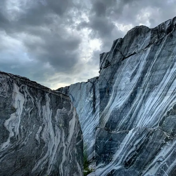 Cave in Alto Adige, il Consiglio approva la riforma: regole più chiare e sanzioni più severe