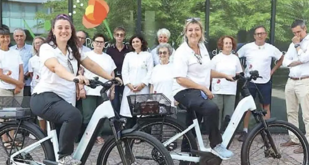 Biciclette rubate alle infermiere, il Papavero ne regala due